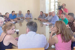 ΔΗΜΟΣ: Ώδινεν όρος κι έτεκεν μυν