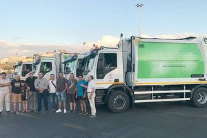 Ήρθαν τα πρώτα τέσσερα απορριμματοφόρα