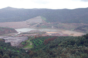 Ο μετροπόντικας και το φράγμα “κόλλησαν” στη γραφειοκρατία