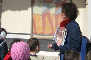 Λειτουργεί ξανά η Σχολή Ξεναγών