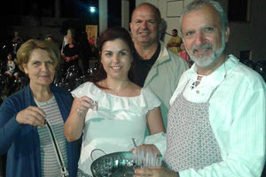 Έκοψαν κιτρόπιτα 5 μέτρων στο Γαράζο