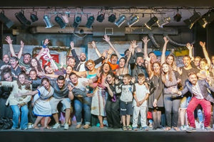 θεατρική παράσταση με τίτλο «Στον αέρα» παρουσιάζει η Δημιουργική Ομάδα Μαργαριτών στα «Budalia 2017»