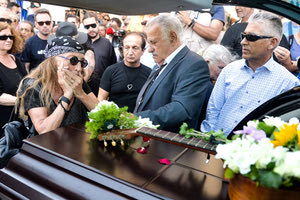 Πλήθος φίλων και συγγενών είπα αντίο στην Αρλέτα