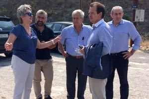 Στους κόμβους της Αγίας Πελαγίας και της Λυγαριάς ο γενικός γραμματέας Υποδομών Γιώργος Δέδες.