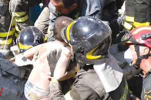 ΙΤΑΛΙΑ: απεγκλωβισμός των 3 παιδιών από τα ερείπια