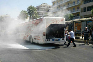 Πήρε φωτιά το λεωφορείο