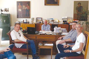 συνάντηση της αντιπροσωπείας του ΟΦΗ με το δήμαρχο