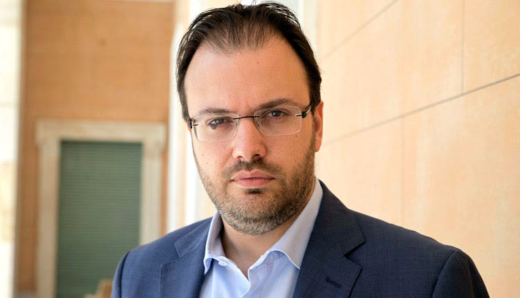ο πρόεδρος της ΔΗΜΑΡ και κοινοβουλευτικός εκπρόσωπος της Δημοκρατικής Συμπαράταξης, Θανάσης Θεοχαρόπουλος