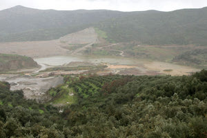 φράγμα ΑΠΟΣΕΛΕΜΗ