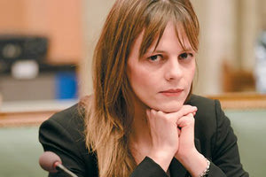 η υπουργός κ. Αχτσιόγλου