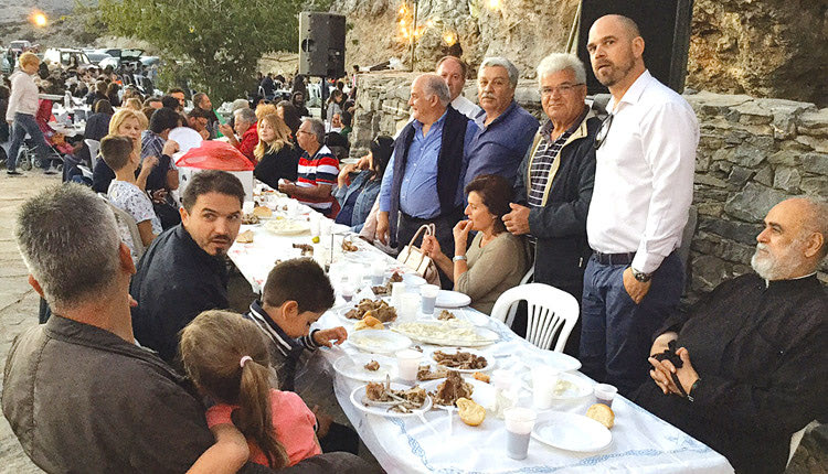 γλέντ στον Ψηλορείτη έγινε για τον Άγιο Φανούρη, στην κορυφή του ιερού βουνού