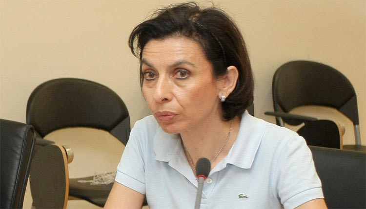 ΒΛΑΣΤΟΚΥΤΤΑΡΑ: η υπεύθυνη της δημόσιας τράπεζας, διευθύντρια της Αιματολογικής Κλινικής του ΠΑΓΝΗ, κ. Ελένη Παπαδάκη.