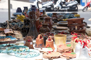 Εντυπωσιάζουν τα εκθέματα των κρατουμένων στην πλατεία Ελευθερίας 