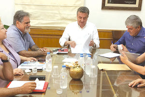 Δύο συμβάσεις υπέγραψε ο κ. Αρναουτάκης για αθλητικές υποδομές ΣΤΟΝ ΑΓΙΟ ΝΙΚΟΛΑΟ ΚΑΙ ΤΟ ΑΣΤΡΙΤΣΙ