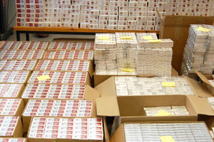 λαθραία πακέτα τσιγάρα