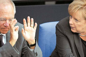 Η Μέρκελ στηρίζει Σόιμπλε