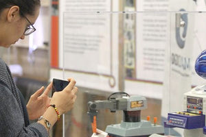 Αυτόνομα ρομπότ θα κολυμπούν στο στομάχι και θα το θεραπεύουν!