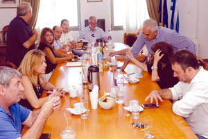 Σύσκεψη στον ΟΛΗ για την τύχη της δεύτερης καραβιάς προσφύγων που έφτασαν στο Ηράκλειο