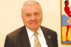 ο πρόεδρος του Ευρωπαϊκού Συμβουλίου Έρευνας, κ. Ζαν-Πιερ Μπουρζινιό, ο οποίος επισκέφτηκε χθες το Ίδρυμα Τεχνολογίας και Έρευνας