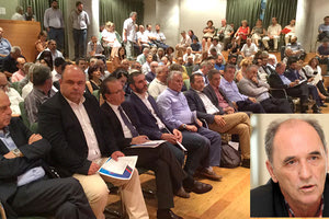 από το βήμα του Αναπτυξιακού Συνεδρίου ο υπουργός Περιβάλλοντος και Ενέργειας, Γιώργος Σταθάκης.