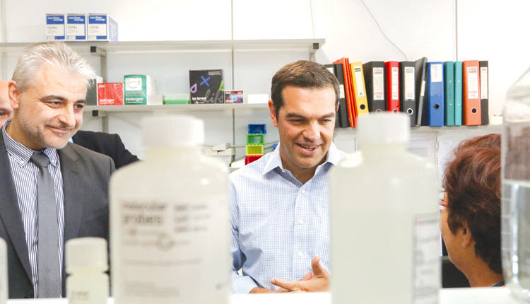 ο πρόεδρος του ΙΤΕ, κ. Νεκτάριος Ταβερναράκης με τον Αλέξη Τσίπρα