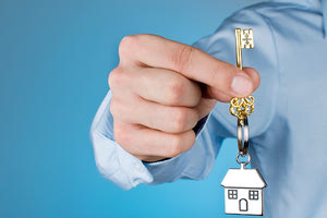 Άρχισε η εθελοντική παράδοση ακινήτων