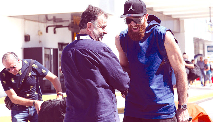 Θερμή υποδοχή του προέδρου της ΕΚΑΣΚ κ. Μαρκάκη στον Κώστα Καϊμακόγλου της Ούνιξ Καζάν