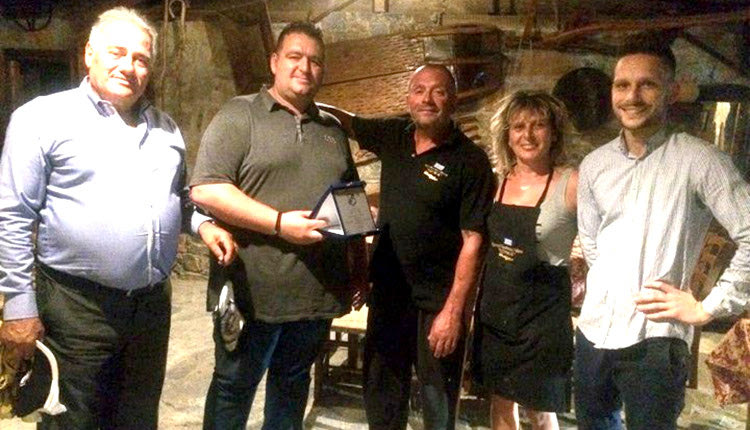 Μια βραδιά στον Κούμο