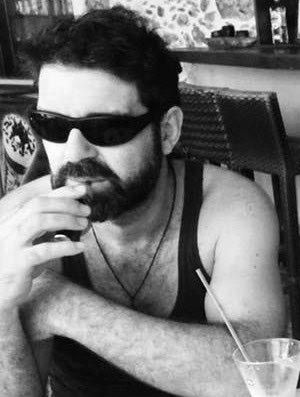 Ενα από τα καφέ του Λουτρού λειτουργεί ο Γιάννης Σακελλαρίου