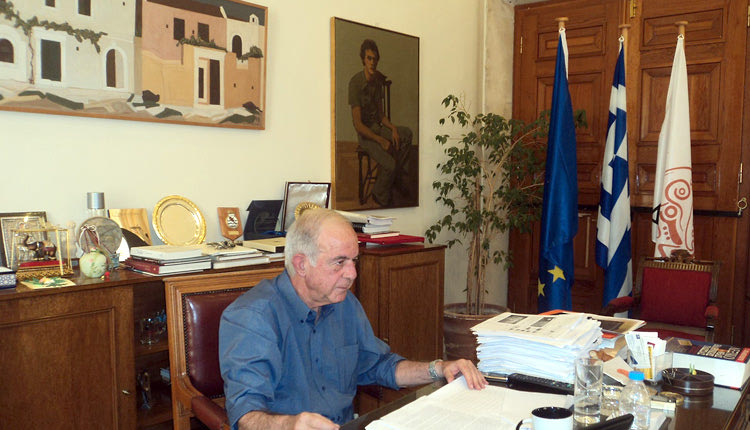 ο δήμαρχος Ηρακλείου κ. Β.Λαμπρινός