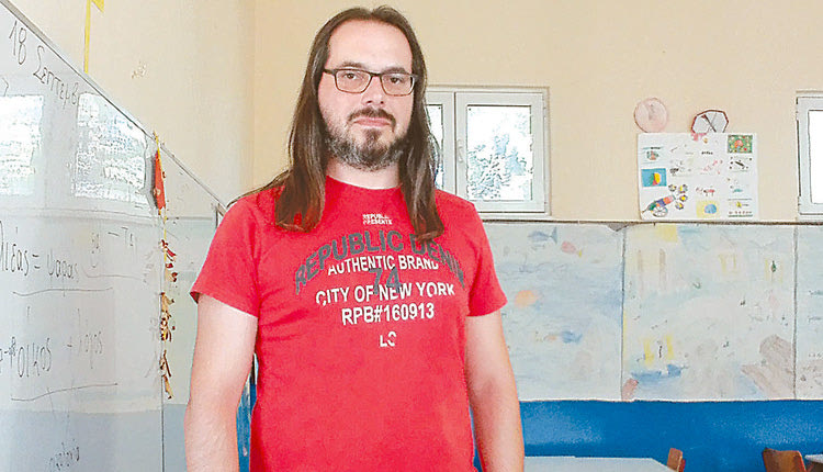 Ο κ. Γρηγόρης Σαχίνογλου από το Δημοτικό Σχολείο Κρότου