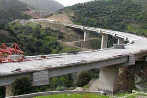 κοιλαδογέφυρα Χαμεζίου στον δρόμο Παχειά Άμμος – Σητεία