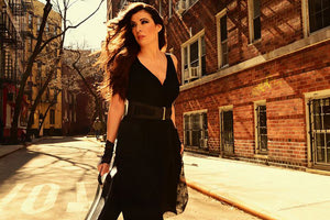 Η διεθνούς φήμης βιολίστρια στον χώρο της τζαζ και world μουσικής, Μ. Μανουσάκη