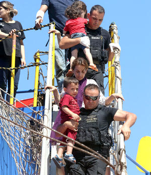 105 ΠΡΟΣΦΥΓΕΣ: Βρήκαν απάνεμο λιμάνι στο Ηράκλειο