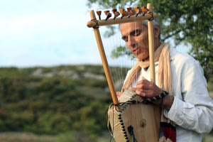 Ο Θανάσης Κλεώπας: «Ελληνική μουσική από την αρχαιότητα