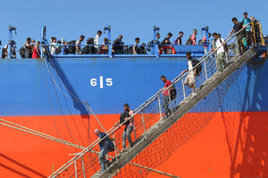 ΠΡΟΣΦΥΓΙΚΟ: Μεταξύ των επιβατών αναγνωρίστηκαν οι δύο δουλέμποροι