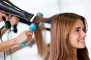 Και κομμωτήριο στα πρώτα καταστήματα του ΠΑΓΝΗ