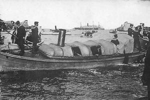 ΦΩΤΟ ΗΜΕΡΑΣ: Η ατμάκατος μεταφέρει τον βασιλιά!