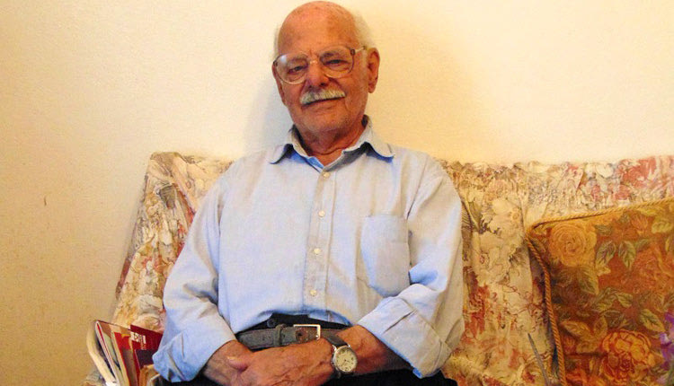 Ο Νίκος Δερμιτζάκης 