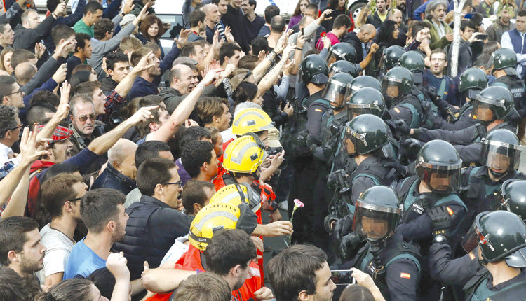 ΕΠΕΙΣΟΔΙΑ - Σοκ και... αίμα στην Καταλονία 