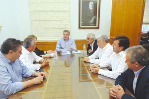 Τη σύμβαση υπέγραψε ο περιφερειάρχης Σταύρος Αρναουτάκης