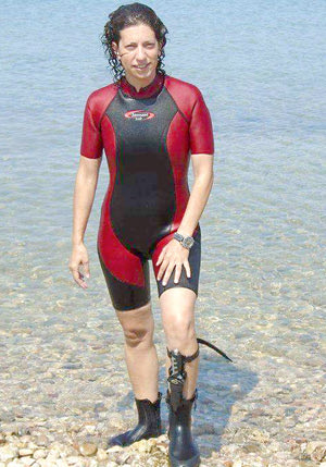 η Δέσποινα Κουτσούμπα φοράει μαχαίρι!