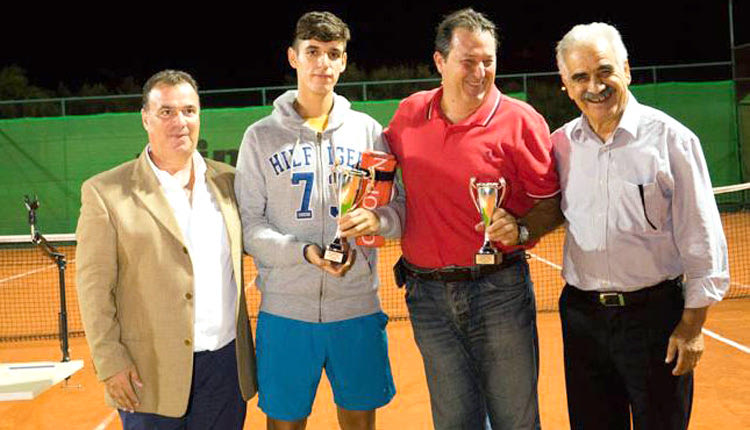 από τις απονομές στο τουρνουά ΤΕΝΙΣ του Sport Point 