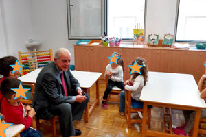 Επίσκεψη στο ολοκαίνουργιο 10ο Ολοήμερο Νηπιαγωγείο  Ηρακλείου ο δήμαρχος Ηρακλείου Βασίλης Λαμπρινός