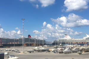 ΔΥΟ ΚΡΟΥΑΖΙΕΡΟΠΛΟΙΑ