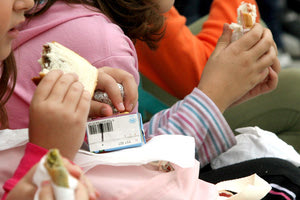 Δωρεάν γεύματα στο σχολείο θα απολαμβάνουν από τον ερχόμενο μήνα 3.000 μαθητές Δημοτικών του Ηρακλείου