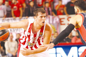 Ο Αγραβάνης εξελίχθηκε σε έναν από τους πιο κομβικούς παίκτες για την επικράτηση του Ολυμπιακού