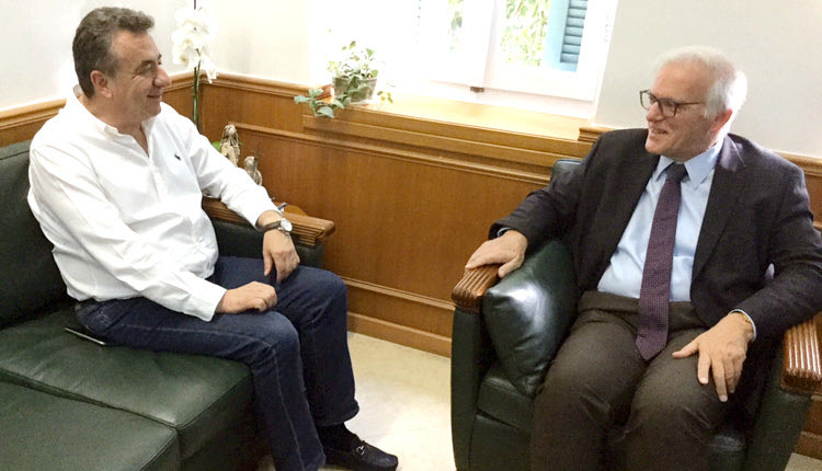 Με τον πρόεδρο του Ελληνικού Κέντρου Θαλάσσιων Ερευνών Σπυρίδωνα Μαυράκο συναντήθηκε ο περιφερειάρχης Κρήτης Σταύρος Αρναουτάκης.