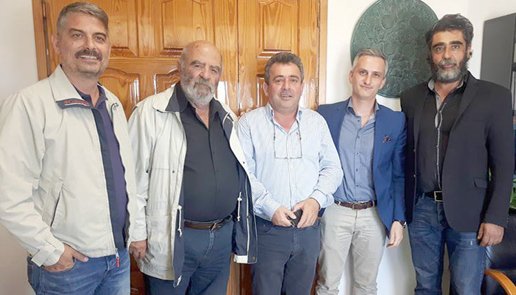 Τους είδα όλους μαζί τους… Ανωγειανούς και λέω: τι ετοιμάζουν; Και μάλι