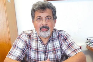 » ο διευθυντής του Ινστιτούτου Θαλάσσιας Βιολογίας, Βιοτεχνολογίας και Υδατοκαλλιεργειών του ΕΛΚΕΘΕ, δρ. Αντώνης Μαγουλάς.